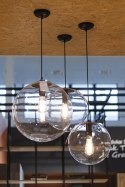 Moosee MOOSEE lampa wisząca SANDRA 30 czarna metal klosz w kształcie kuli wyykonano ze szkła transparentnego E27