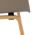 Intesi Krzesło z podłokietnikami Glad beżowe tworzywo PP nogi gięte drewno nowoczesne do każdego wnętrza